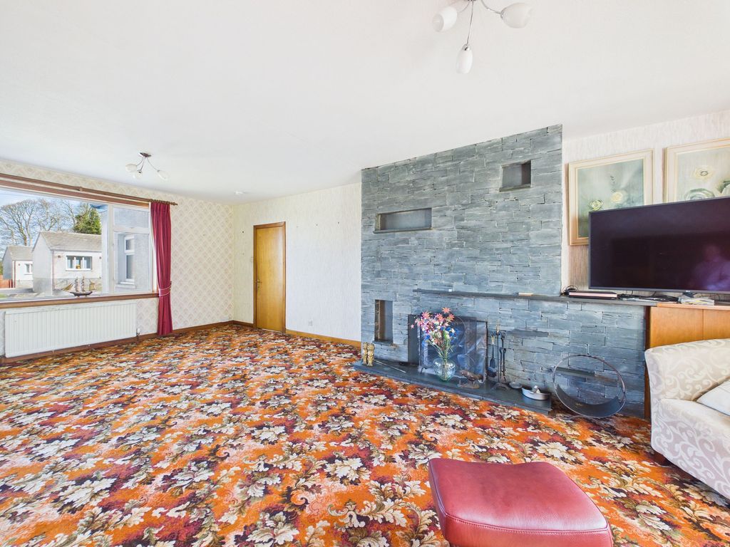 Property photo 2 of 19 Lounge