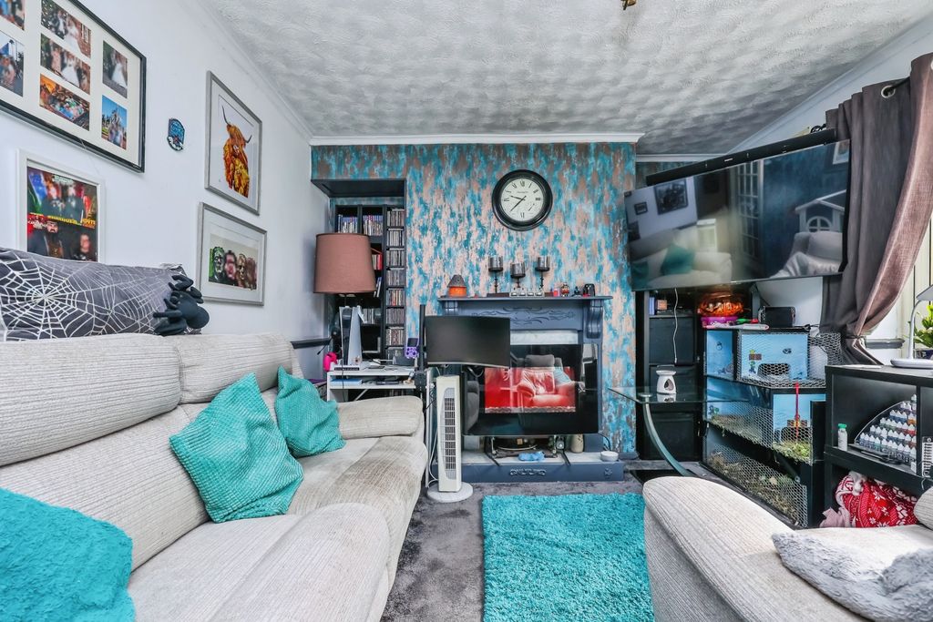 Property photo 3 of 14
