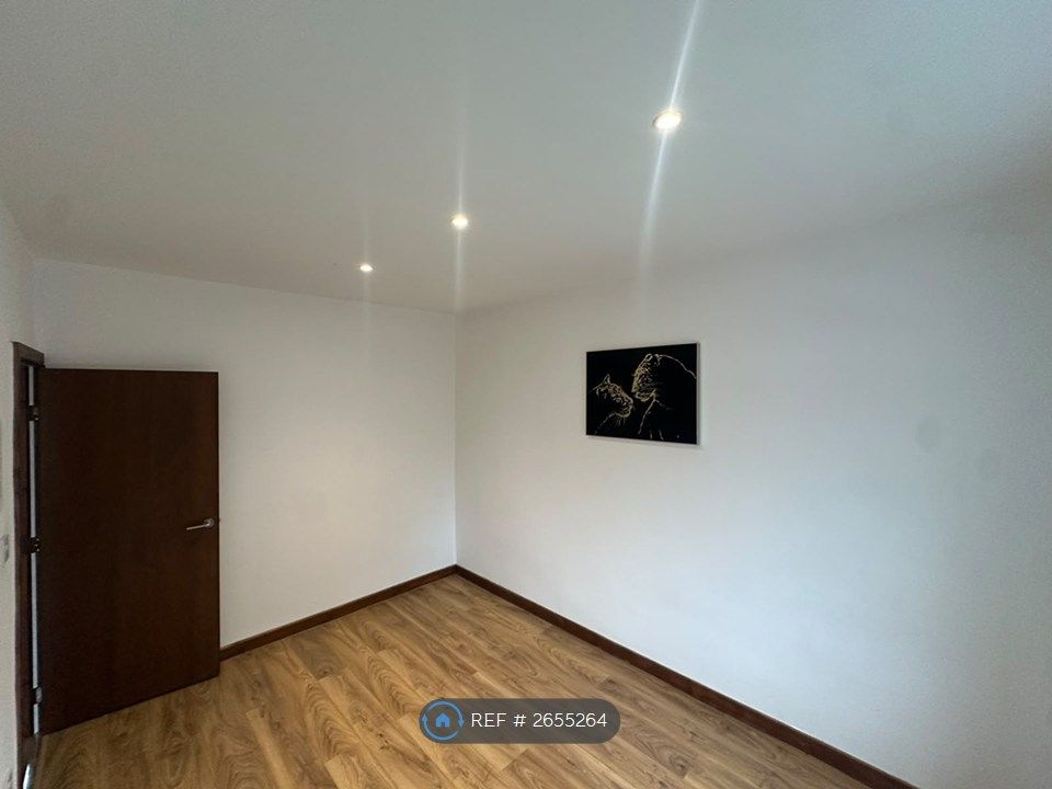 Property photo 2 of 12 Bedroom