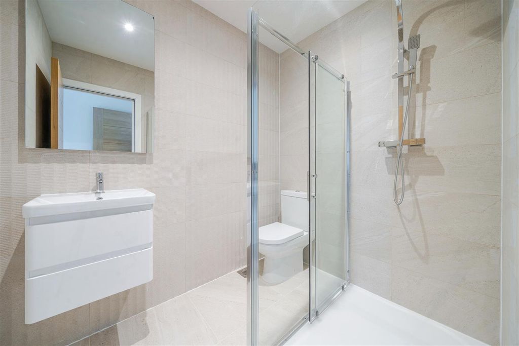 Property photo 3 of 13 1329409-14-6881F69Fd9Fee.Jpg