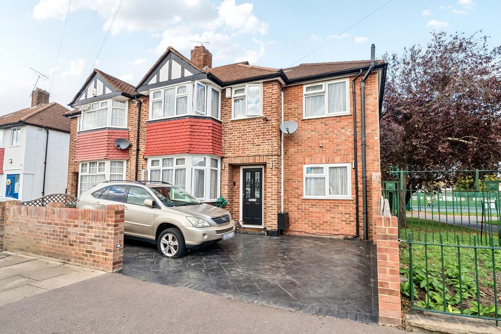 Property photo 3 of 22 External