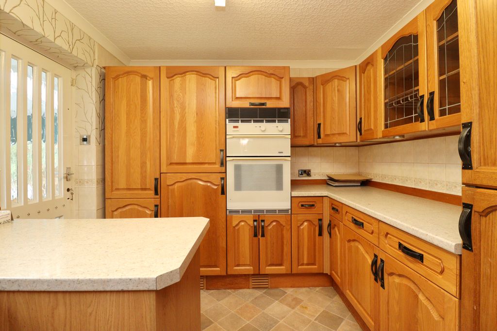 Property photo 3 of 10 Img_1696