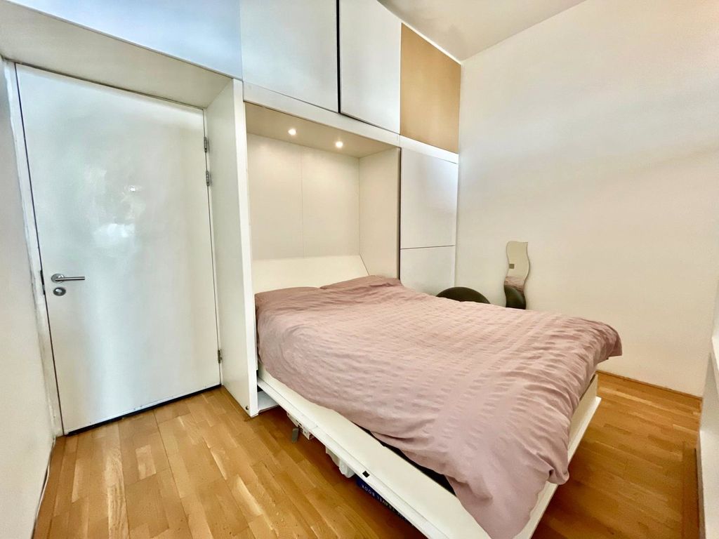 Property photo 2 of 6 5