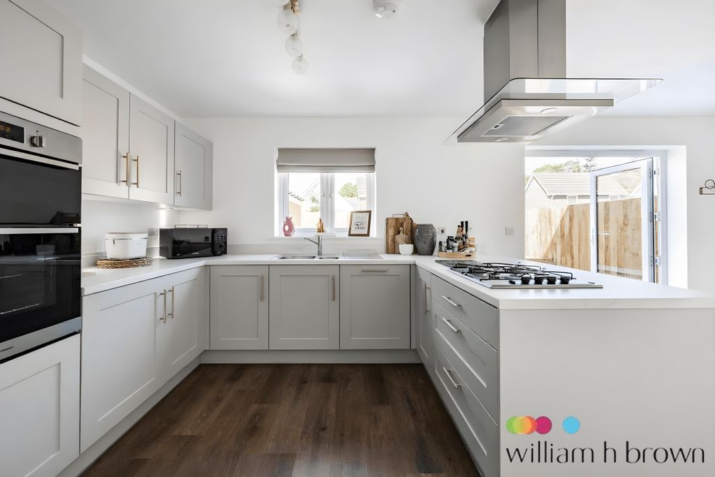 Property photo 2 of 18 Image