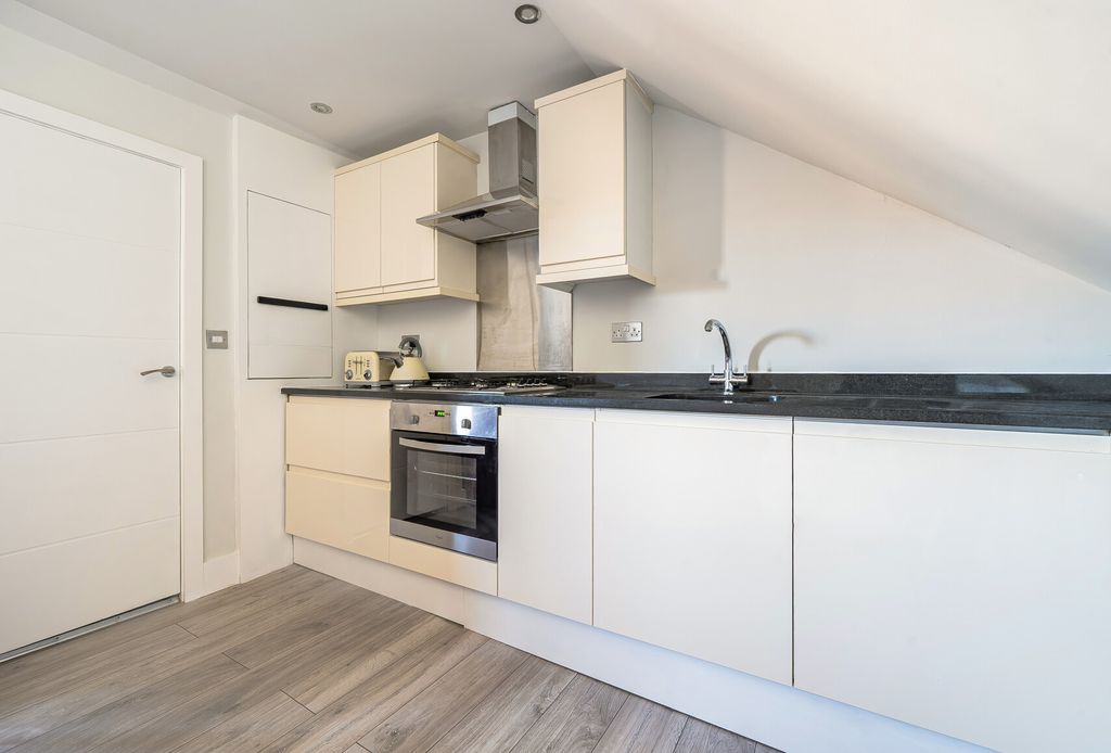 Property photo 3 of 9 1-69Aa1c1E60A88-1...