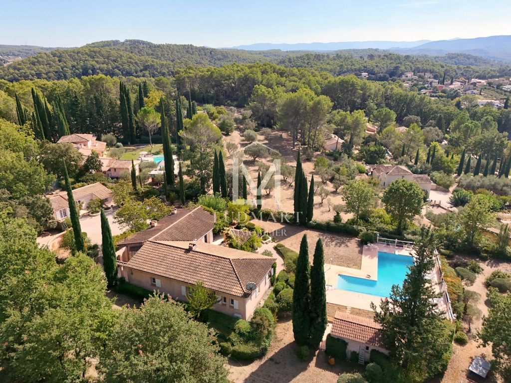 Property photo 1 of 39 Property For Sale In Lorgues - 225Sqm Of Living Space, 5 Bedrooms, Guest House, Swimming Pool And 4,000Sqm Of Land