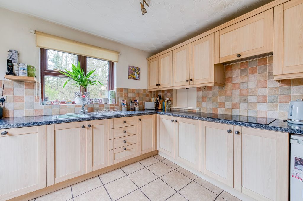 Property photo 3 of 20