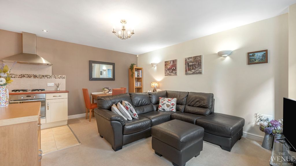 Property photo 3 of 15 5560557