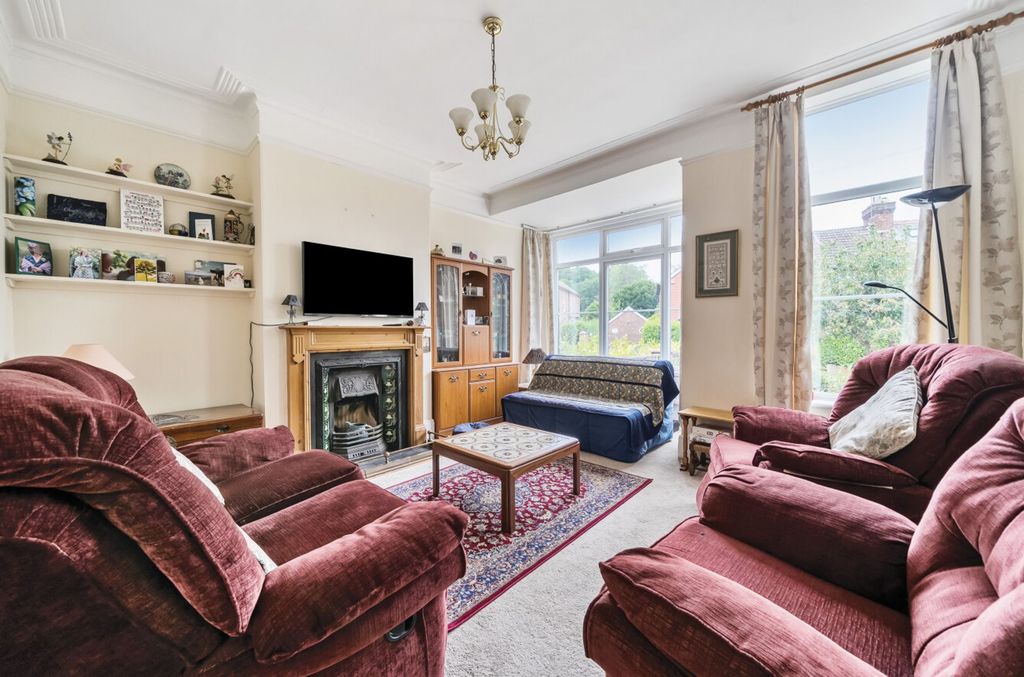 Property photo 2 of 30
