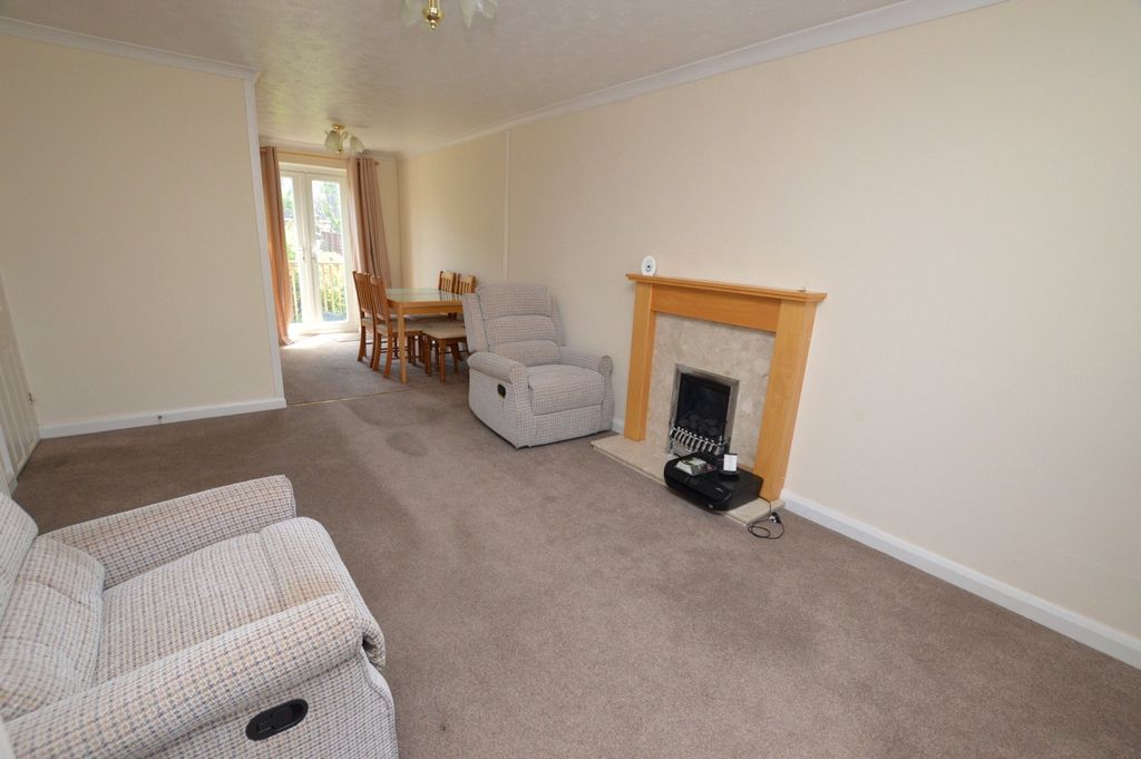 Property photo 2 of 10 Living Room