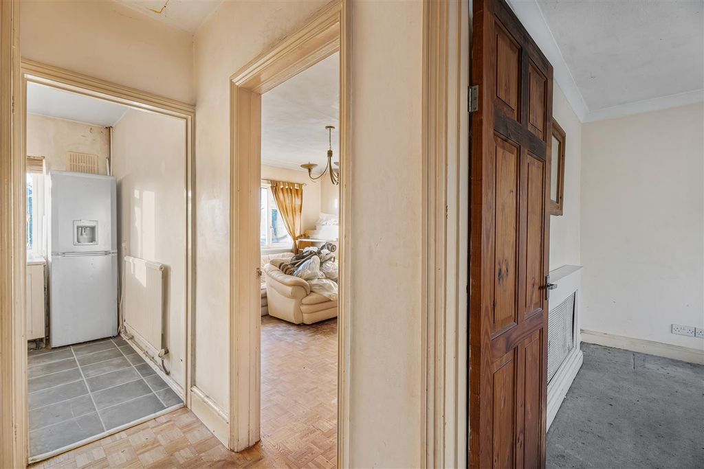 Property photo 2 of 13 3_69925.Jpg