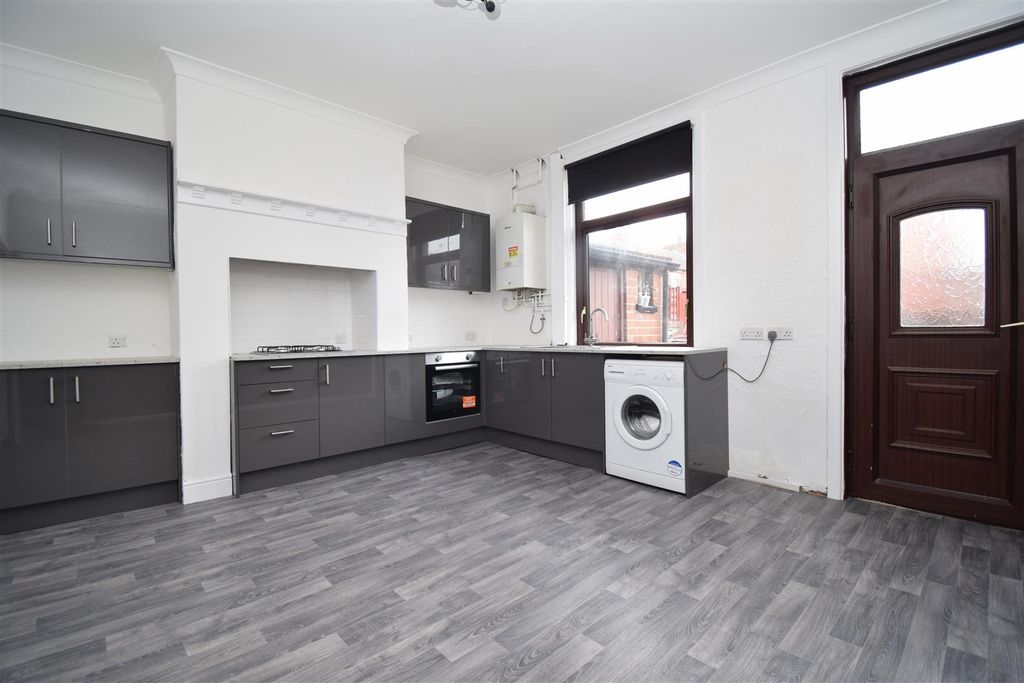 Property photo 3 of 14