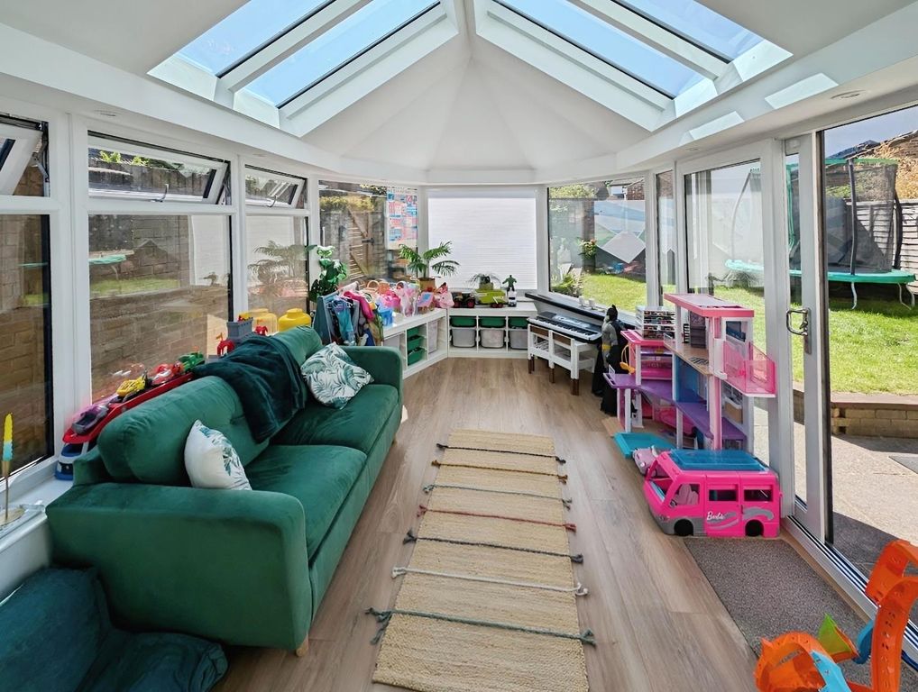 Property photo 2 of 17 9 Templar  Conservatory 2.Png