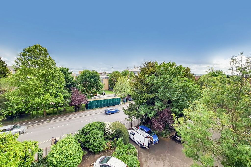 Property photo 2 of 12