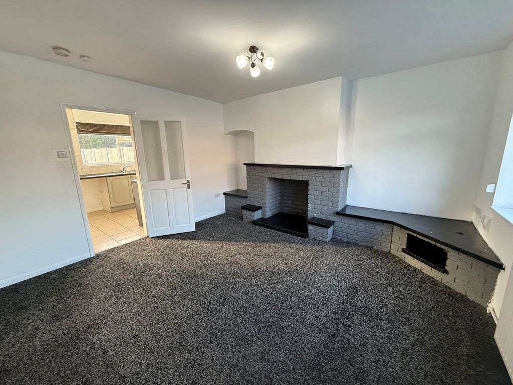 Property photo 2 of 10 Living Room