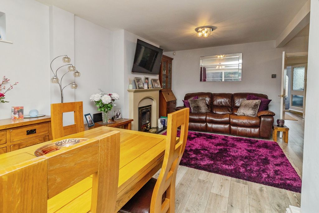 Property photo 3 of 20 A06A8009