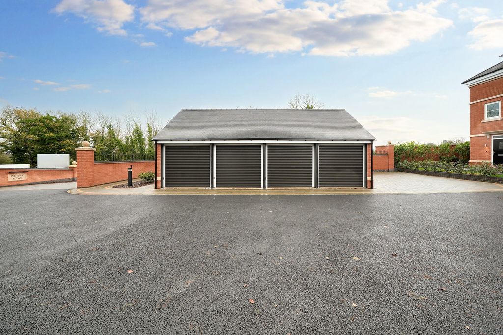 Property photo 2 of 40