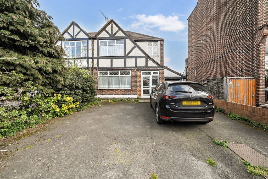 Property photo 1 of 19 External