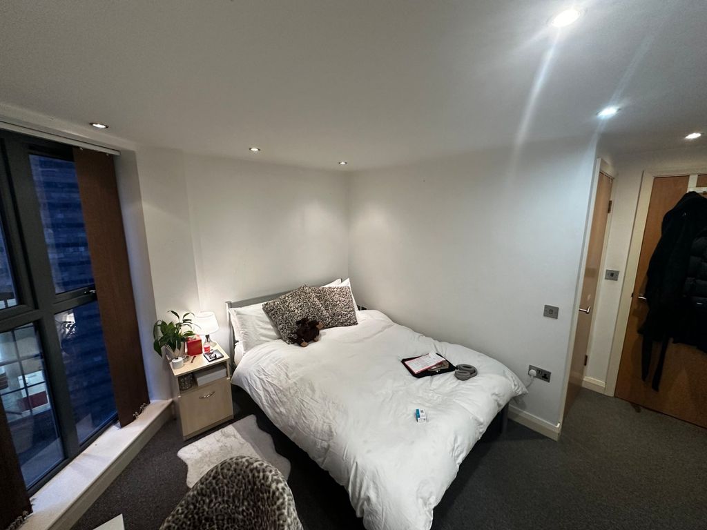 Property photo 2 of 8 Picture No. 17