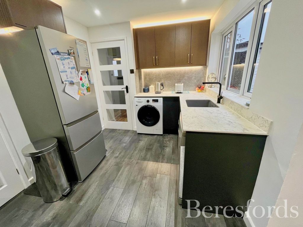 Property photo 3 of 20 Picture No. 06