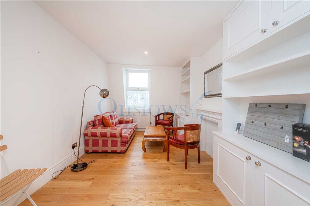 Property photo 2 of 11 Lounge