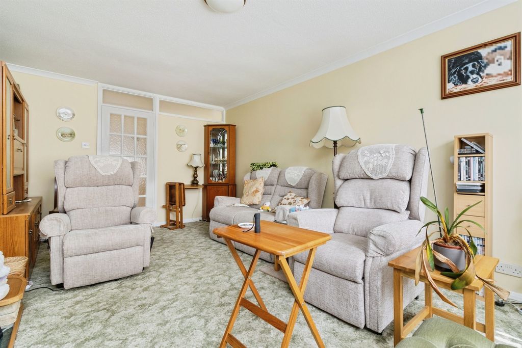 Property photo 3 of 17