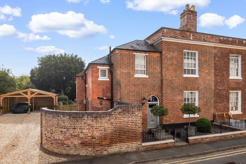 Property photo 1 of 34