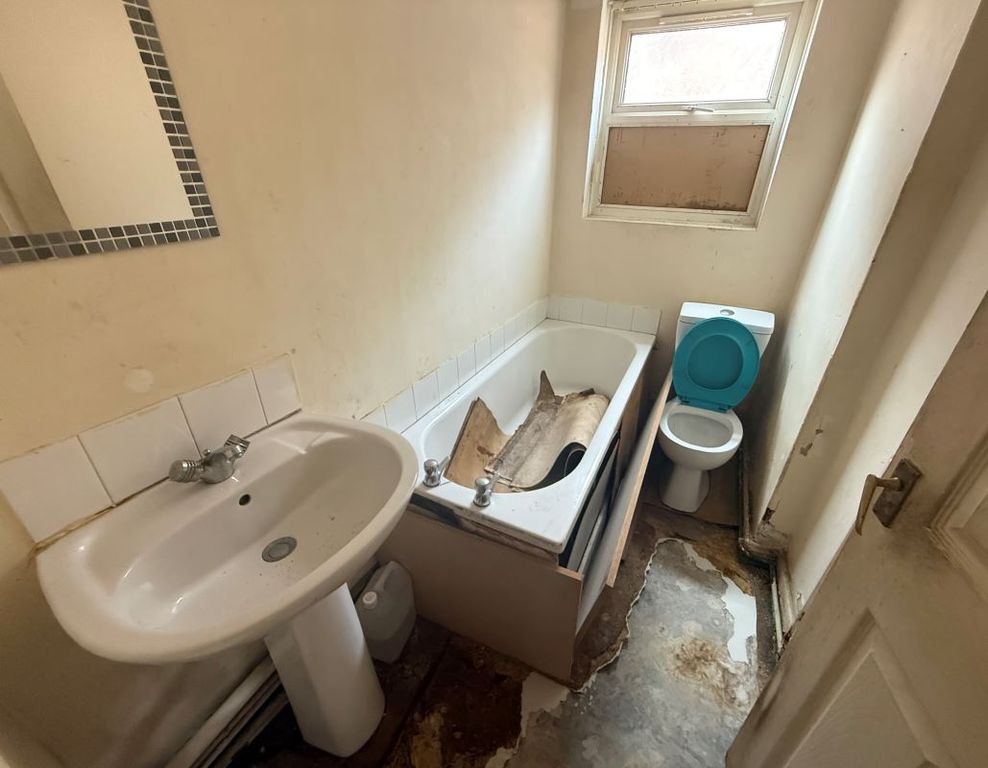 Property photo 3 of 6