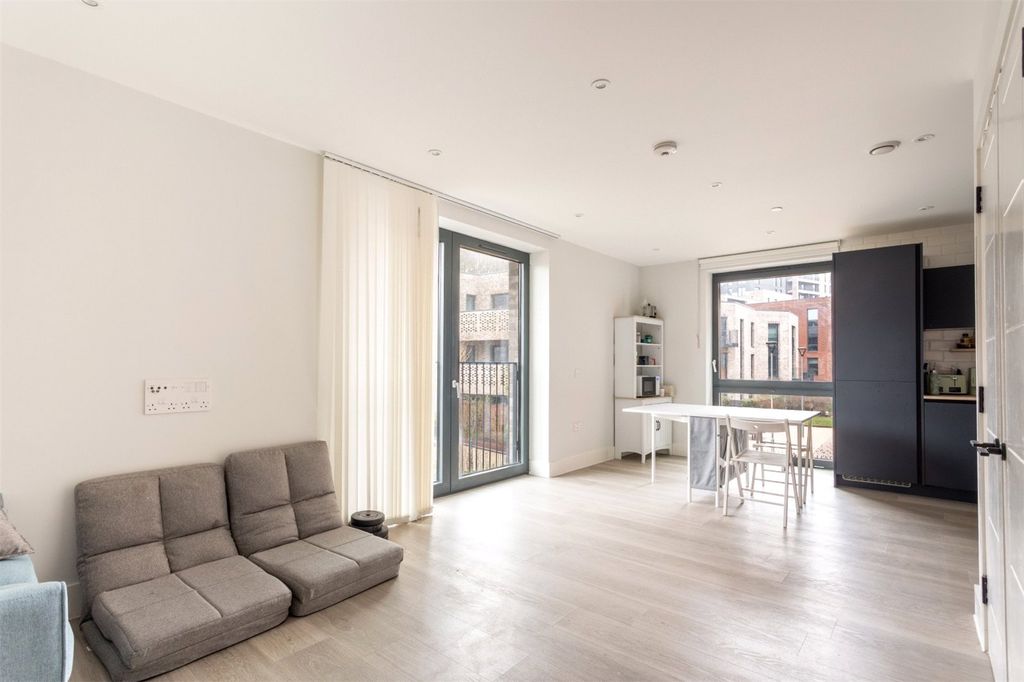 Property photo 2 of 14 Picture No. 12