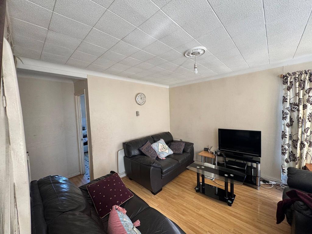 Property photo 3 of 10 Gallery