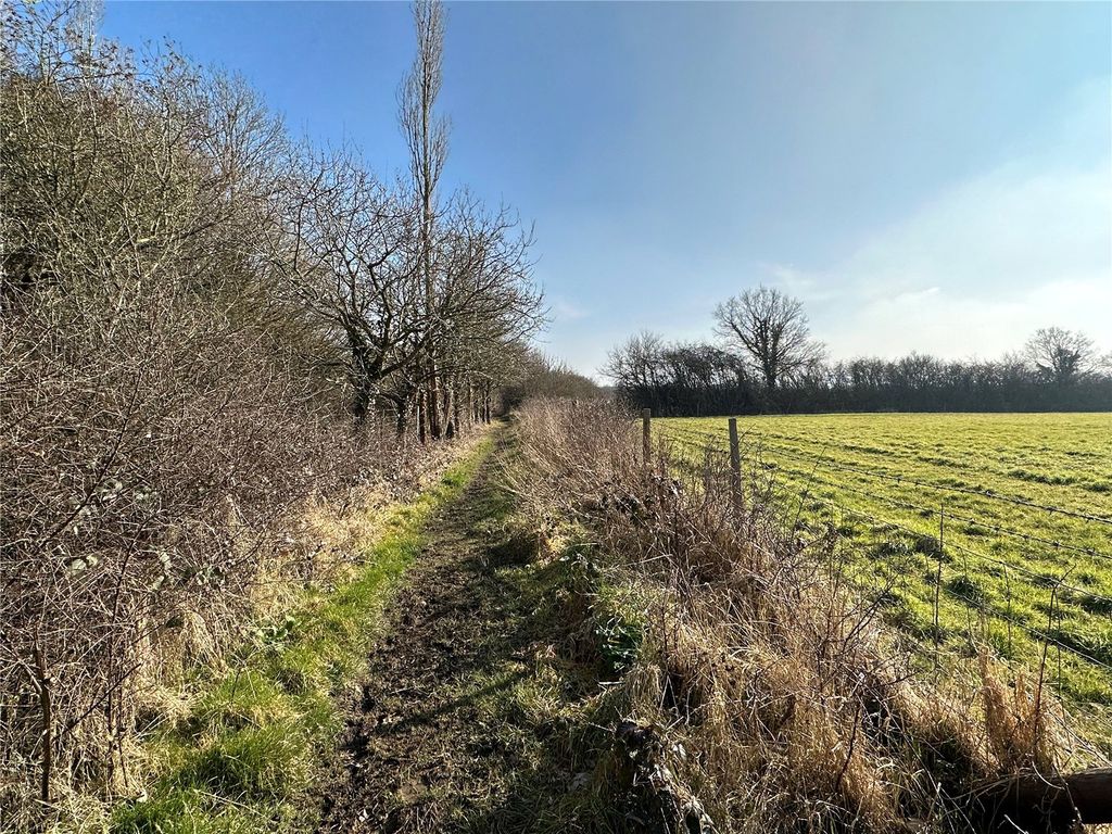 Property photo 3 of 21 Picture No. 16