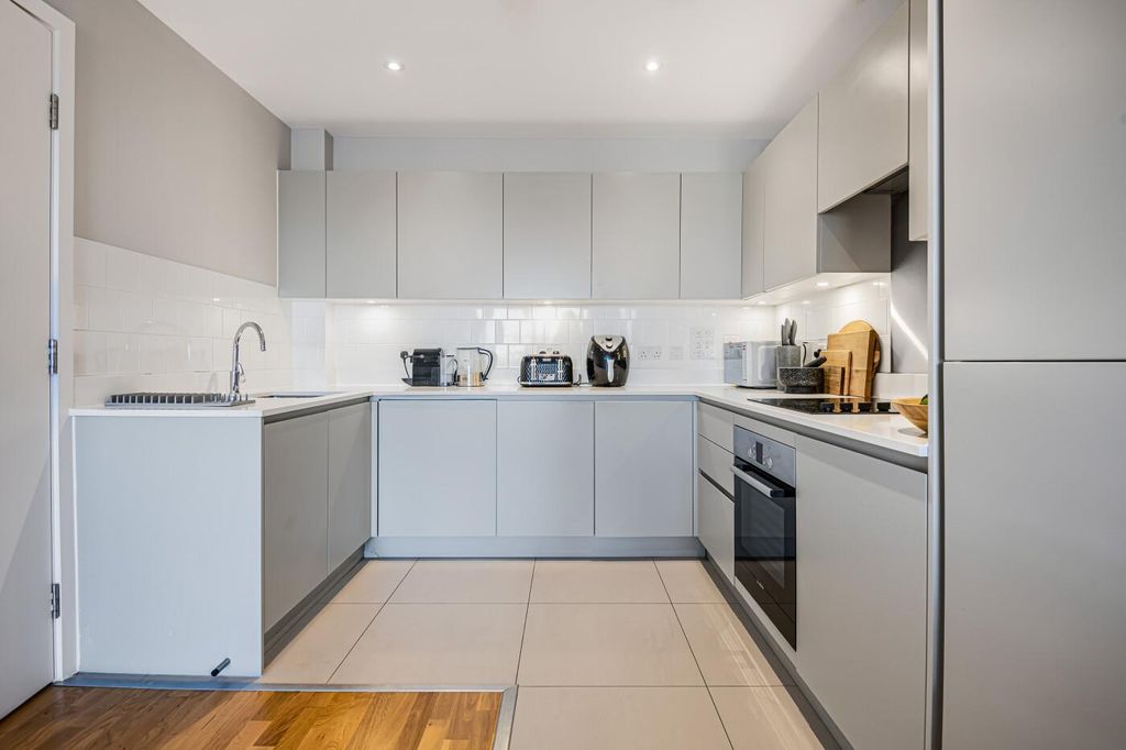 Property photo 2 of 14 12_76704.Jpg