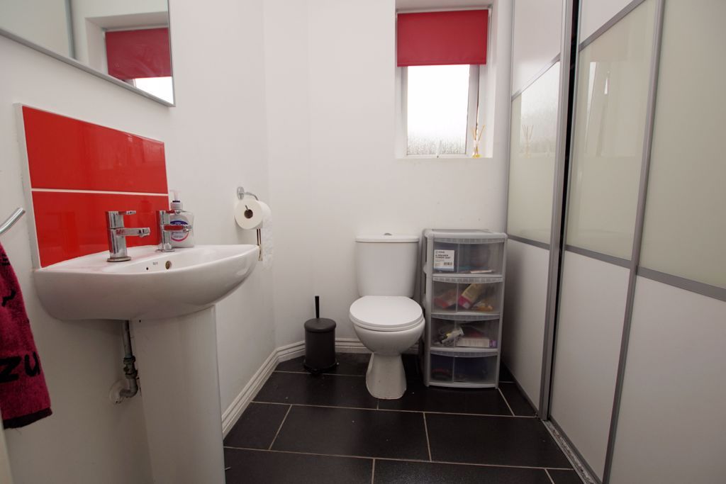 Property photo 3 of 13 WC