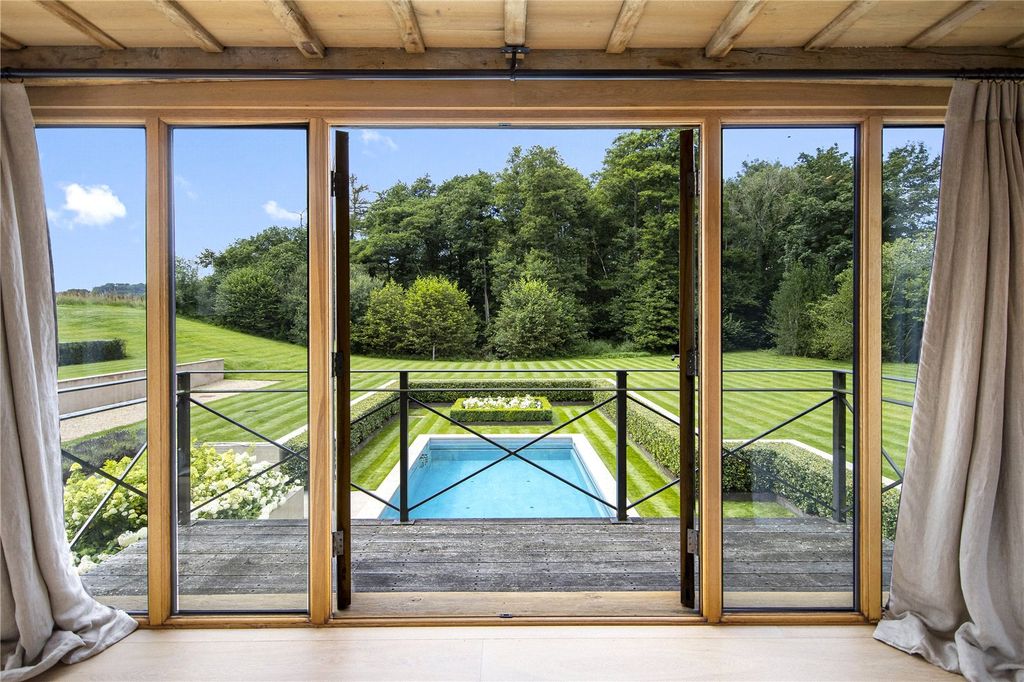 Property photo 3 of 32 Snug View