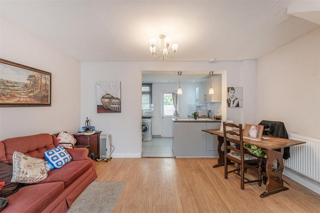 Property photo 3 of 16