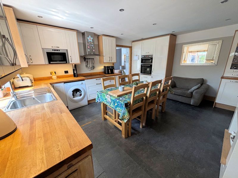 Property photo 2 of 33