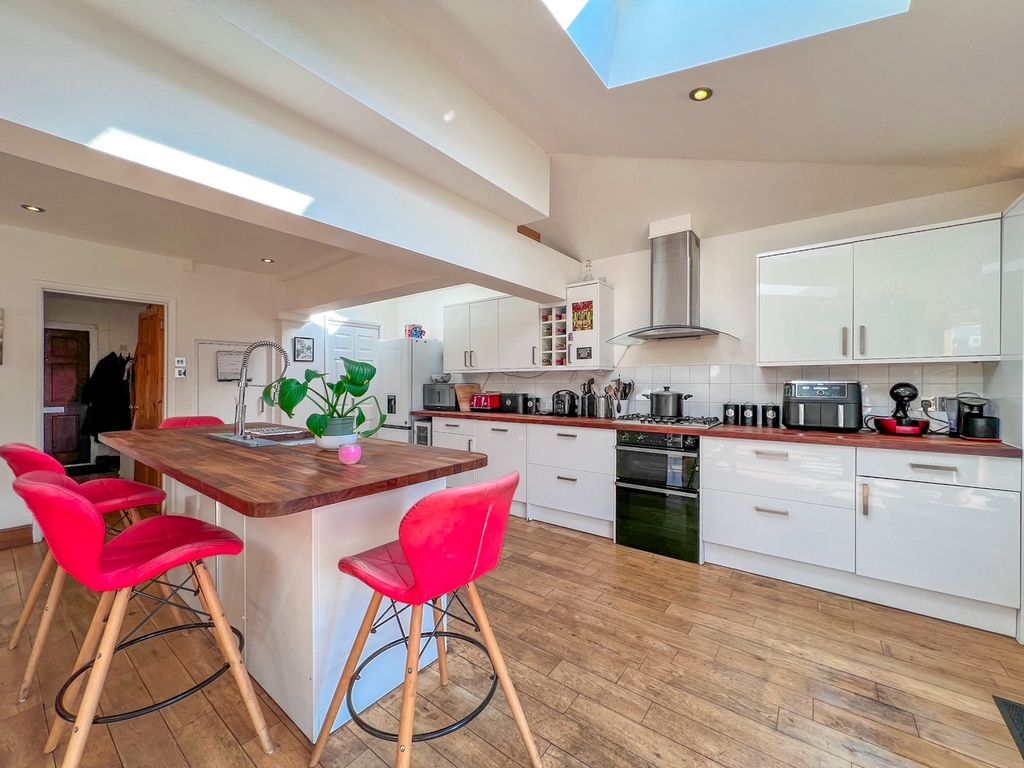 Property photo 2 of 38