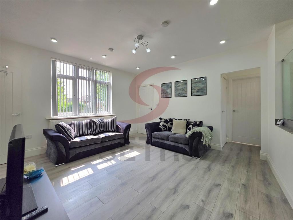 Property photo 3 of 11 Reception Room