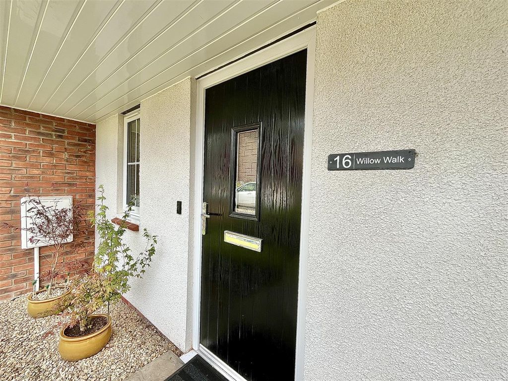 Property photo 2 of 30