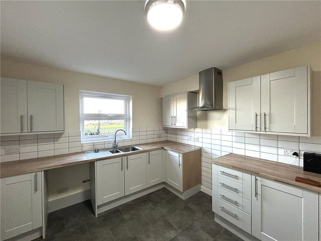 Property photo 3 of 17 Picture 3