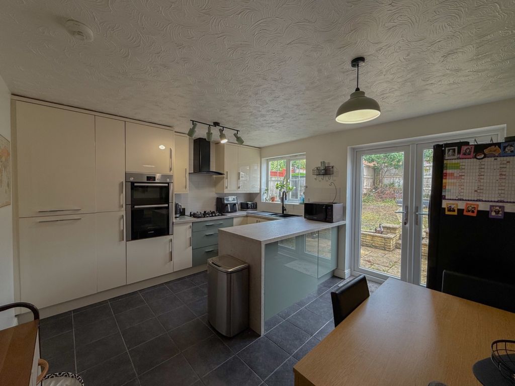 Property photo 2 of 16 4298453