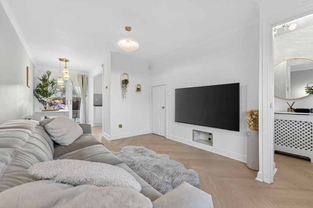 Property photo 2 of 26