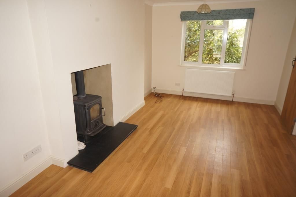 Property photo 3 of 11 Living Room