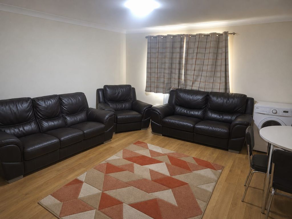 Property photo 2 of 6