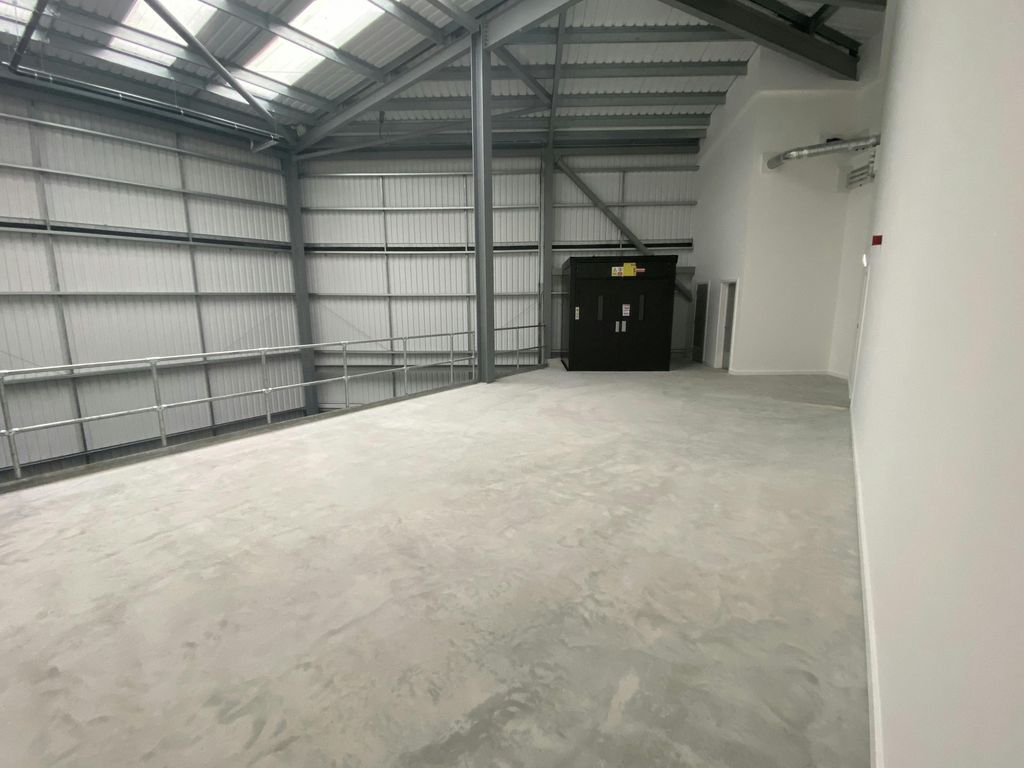 Property photo 3 of 4 Unit 5 Mez.Jpg