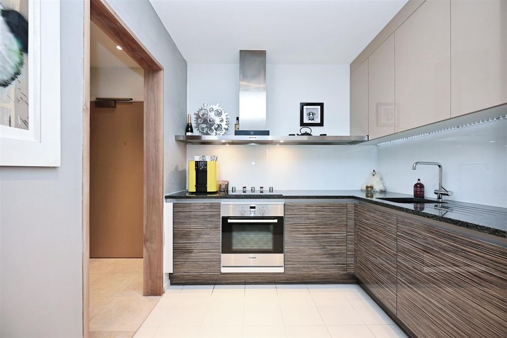 Property photo 2 of 29 Kitchen