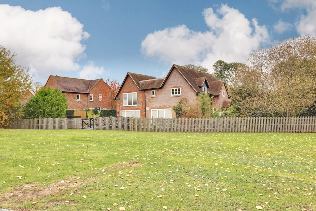 Property photo 3 of 24