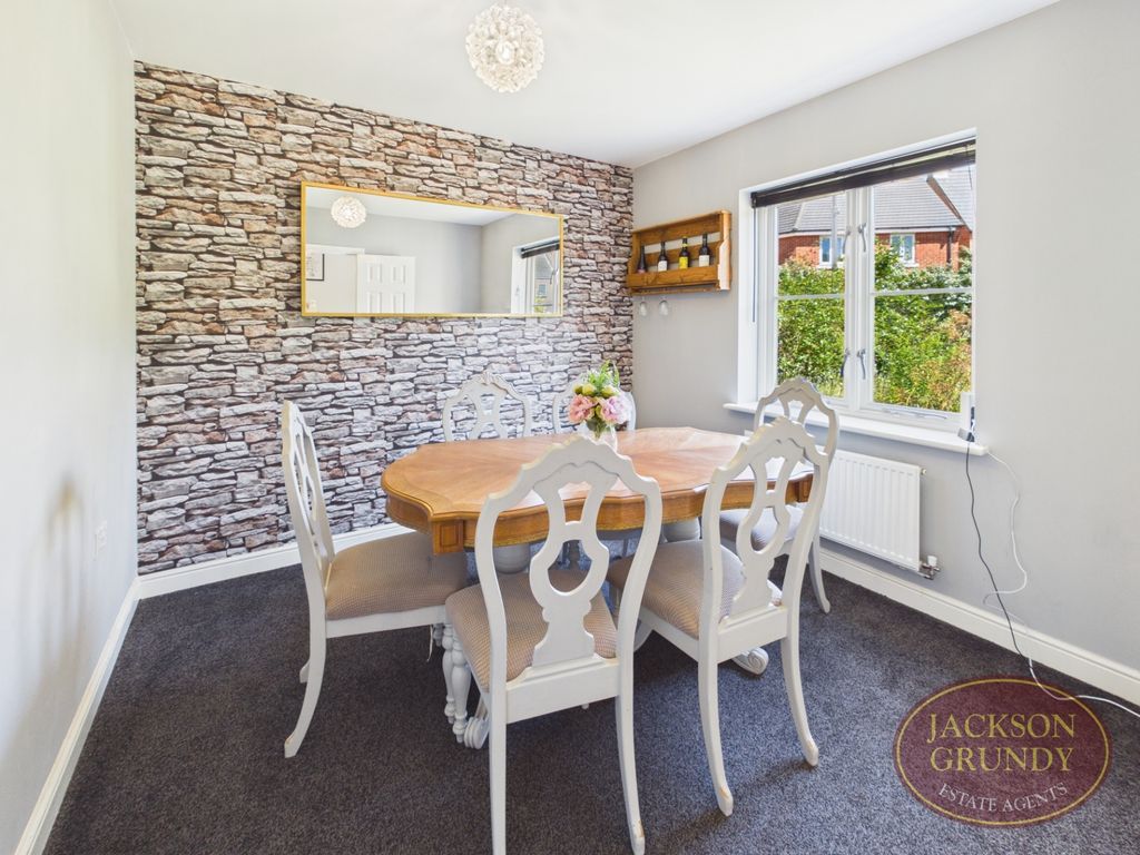 Property photo 3 of 23 Digby Close