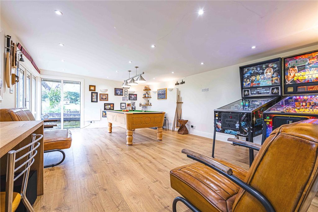 Property photo 2 of 28 Picture No. 90