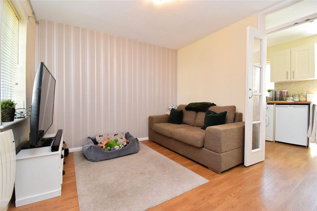 Property photo 3 of 8 Picture No. 14